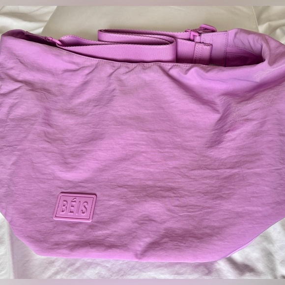 BEIS Crescent Catchall in Berry - Picture 1 of 6